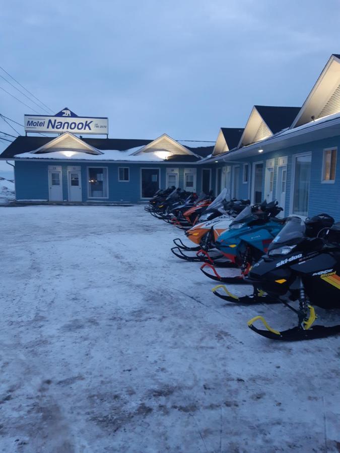 كاب شات Motel Nanook المظهر الخارجي الصورة